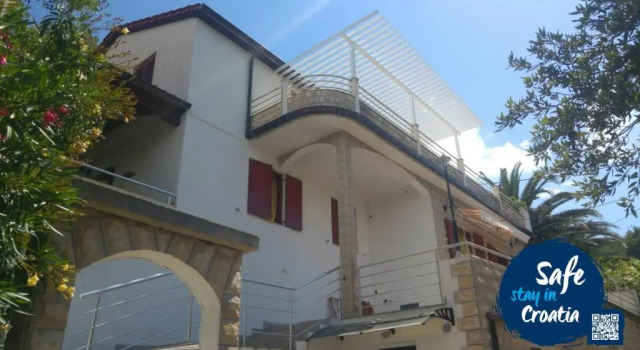 Studio Apartment Near the Beach, Prenota Appartamento Hotel a Croatian Islands con parcheggio, Parcheggio