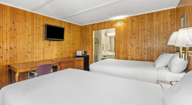 Четырёхместный номер Standard Americas Best Value Inn - Roxboro