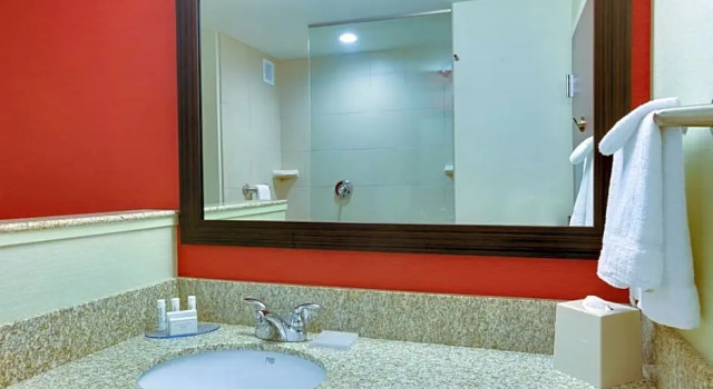 Двухместный люкс c 1 комнатой Courtyard by Marriott Pittsburgh North/Cranberry Woods