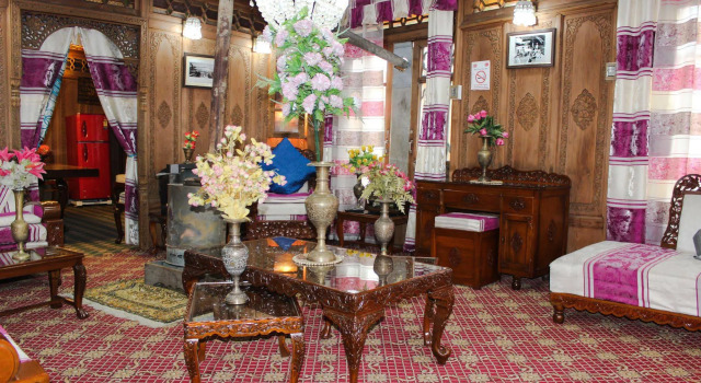 Aziz Palace Group of Houseboats, Забронировать Отель Сринагар Jammu & Kashmir Ski