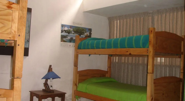 Hostal Casa Kanela, Забронировать Отель La Floresta Кито, рядом с Del Arbolito Park
