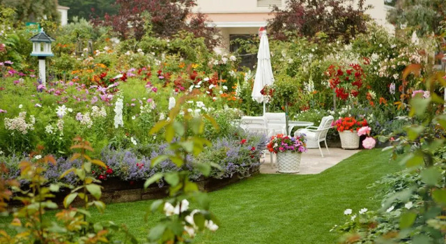 Кровать в общем номере Mill Rose Inn