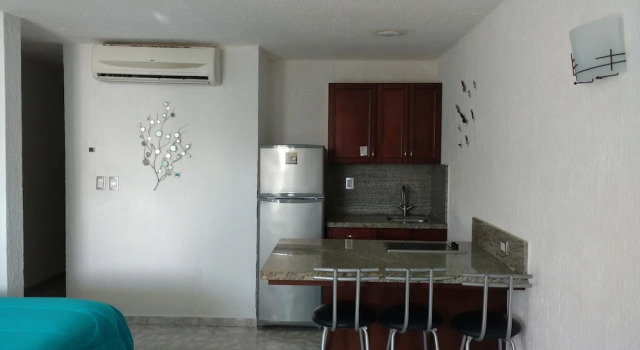 Студия Classic c 1 комнатой с балконом и с видом на океан Solymar Beach Condos