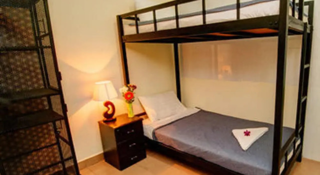 B52 Hostel