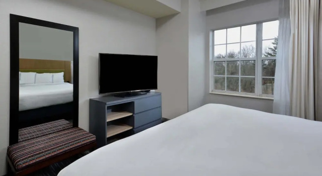 Люкс c 1 комнатой Country Inn & Suites by Radisson, Asheville West near Biltmore