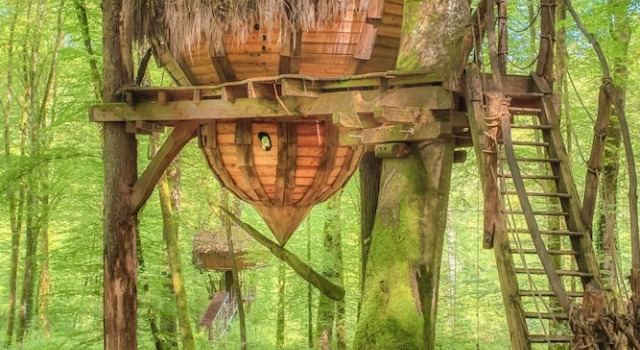 L'Arbre à Cabane, Book Feriehus Hoteller i Burgund med parkering, Parkering