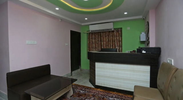 OYO 22566 Red Velvet Inn, Réserver Hôtel Dam Dam West Bengal