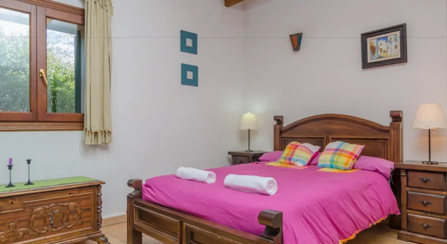 Can Tolo Poca Roba, Book Hotel Campos 