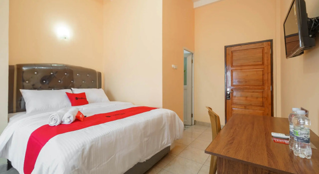 RedDoorz Syariah near Palembang Square Mall 3, Rezerwuj Hotel Palembang Sumatra