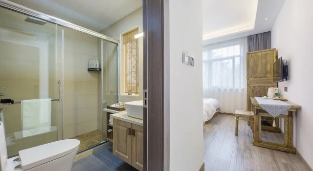 Floral Hotel Red Forest Yuyao