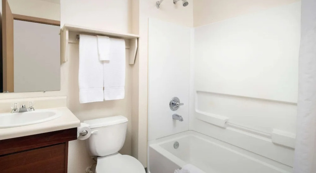 Четырёхместная студия Standard Woodspring Suites Huntsville/ Madison