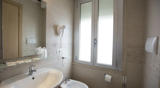 Трёхместный номер Standard с балконом Hotel Impero