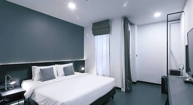 Номер Standard с видом на бассейн CREW Hotel