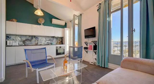 Апартаменты EXCEPTIONNEL 3 PIECES AVEC TERRASSE VUE SUR VIEUX PORT CENTRE VILLE l! A2B195