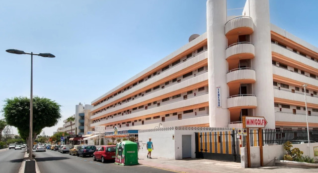 Cozy Apartment Av111 in Playa del Ingles, Забронировать Апартаменты/квартира Отели Плайя дель Инглес с бассейном, рядом с Экуменический храм Эль-Сальвадор, Бассейн