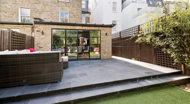 Bright & Spacious 5 Bed House in Charming Putney