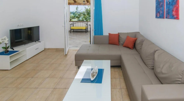 Beautiful Home in Zuljana With Wifi and 2 Bedrooms