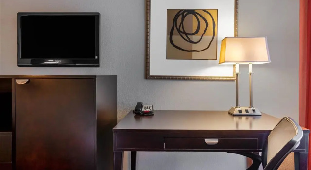 La Quinta Inn & Suites Lumberton, Boek Hotel Lumberton Texas