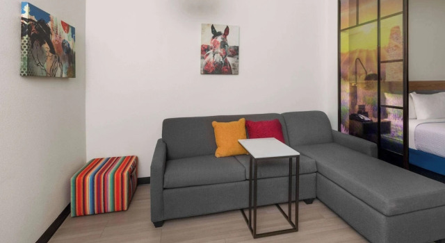 Люкс La Quinta Inn & Suites by Wyndham El Paso East Loop-375