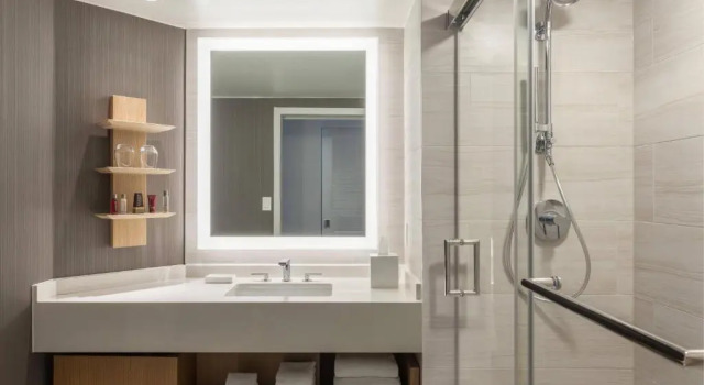 Четырёхместный номер Standard с видом на воду Tampa Marriott Water Street