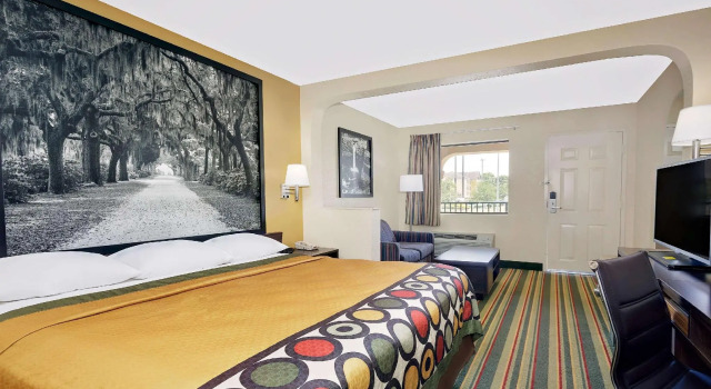 Люкс Super 8 by Wyndham Byron/South Macon