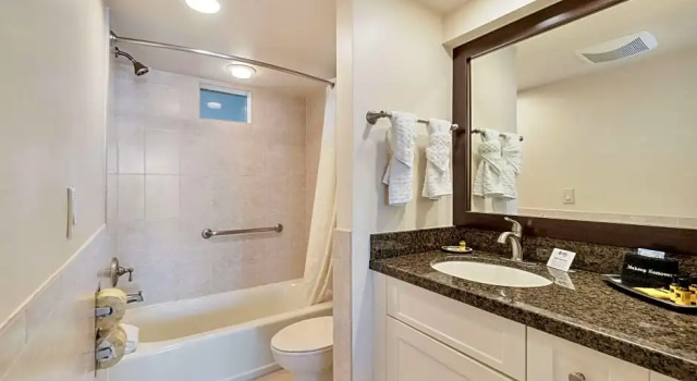 Двухместный номер Standard с видом на бассейн Best Western Plus Beach Resort