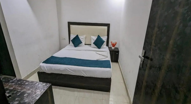 Hotel Raaso Inn - Couple Friendly