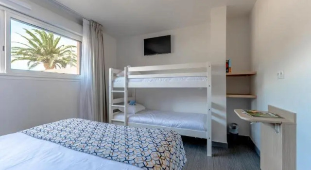 Семейный номер Standard Sure Hotel by Best Western Saint-Raphael Le Dramont