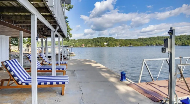 Коттедж Lake View Cottage: Lake Ozarks Getaway