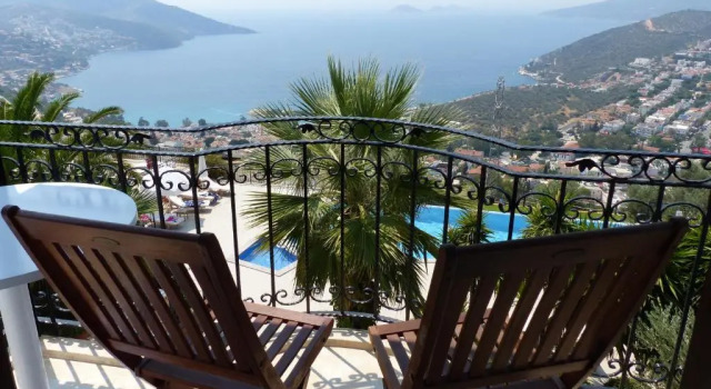 Апартаменты с видом на море The Mediteran Hotel