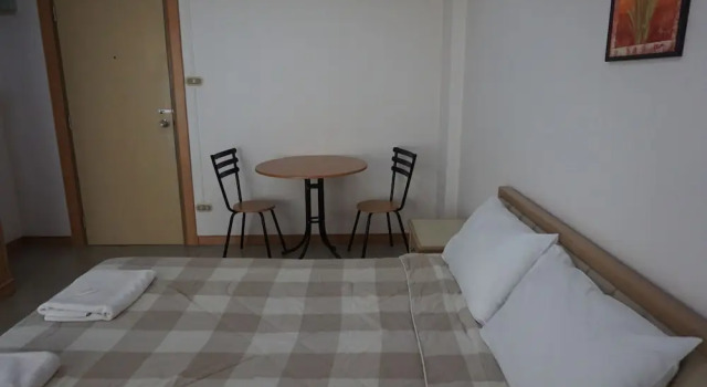 Номер Superior с балконом M In Korat Service Apartment