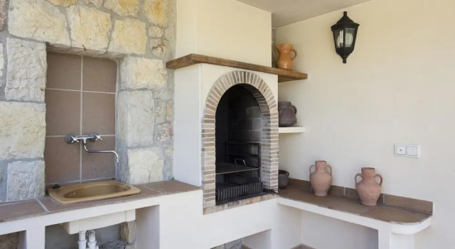 Villa - 4 Bedrooms with Pool and WiFi - 103131