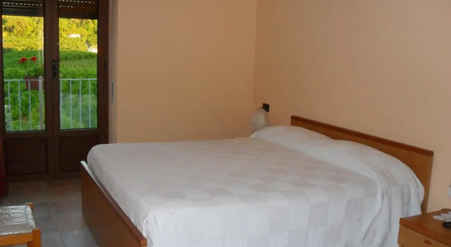 Ristorante Albergo Da Maurizio, Book Hotel Hoteller i Cravanzana med pool, Swimmingpool