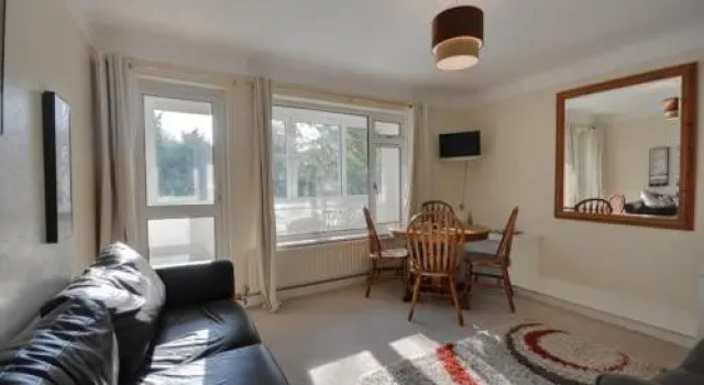 1 Mansard Court, Book Apartment Bournemouth Dorset
