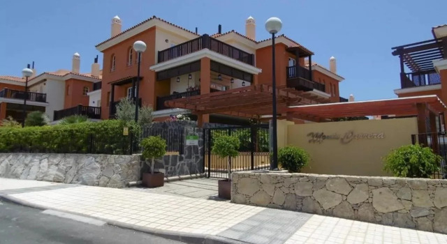 LIVVO Monte Carrera Holiday Homes, Prenota Hotel Hotel a Gran Canaria con piscina, Piscina