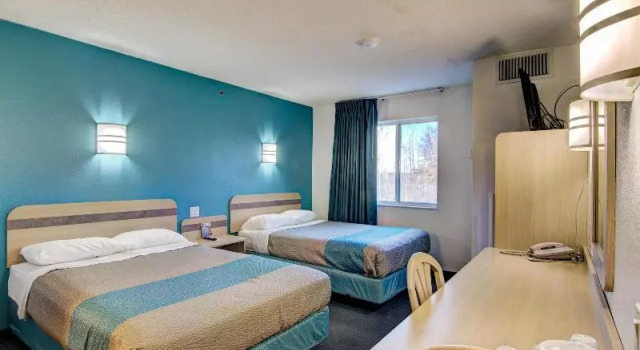Standard Vierer Zimmer Econo Lodge