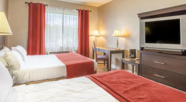 Четырёхместный номер Economy Hotel Ambassadeur et Suites