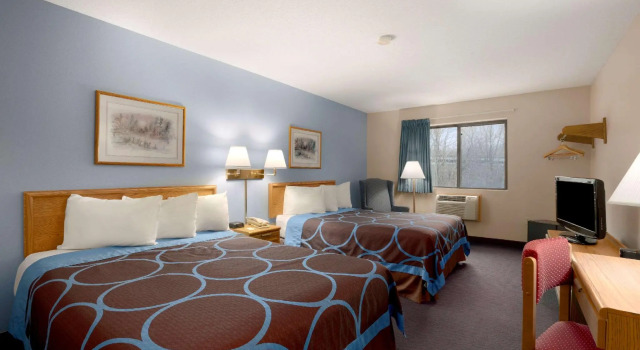 Четырёхместный номер Standard Super 8 by Wyndham Cromwell/Middletown