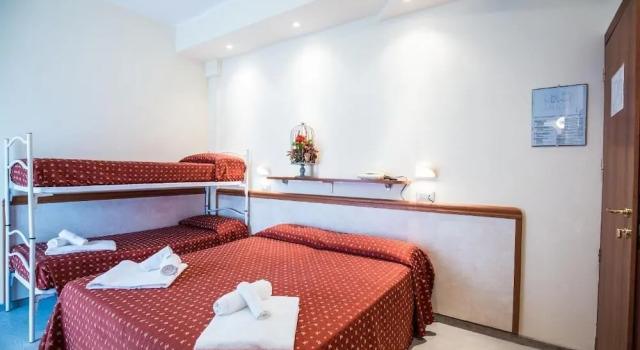 Четырёхместный номер Classic с балконом и с частичным видом на море Hotel Harmony