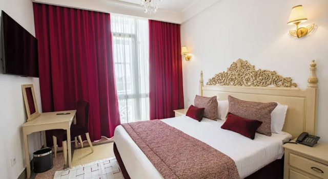 Люкс Ambassador с 2 комнатами Majestic Hotel