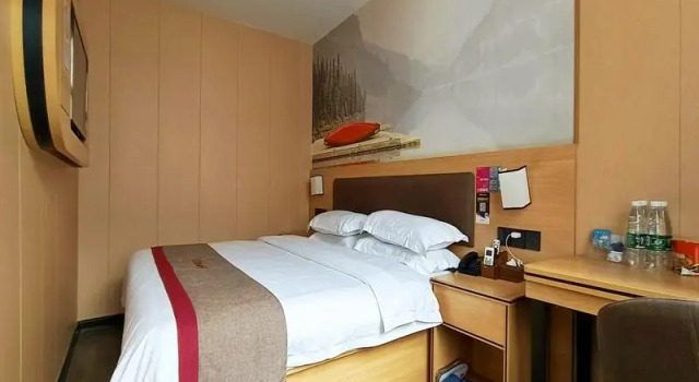 Люкс Thank Inn Plus Hotel Hunan Xiangtan Yuhu District Railway Station