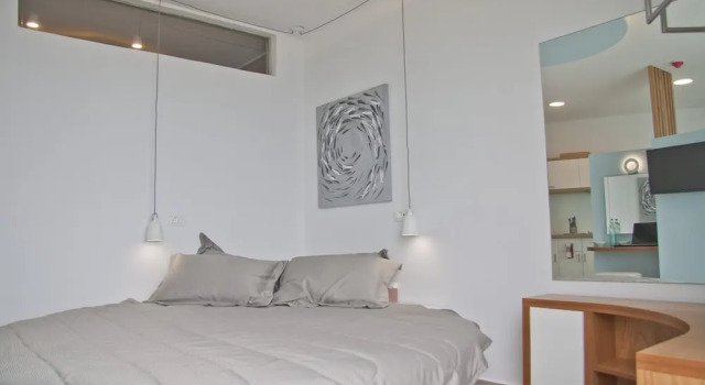 Четырёхместный люкс Deluxe с балконом и с красивым видом из окна Christina Beach Hotel