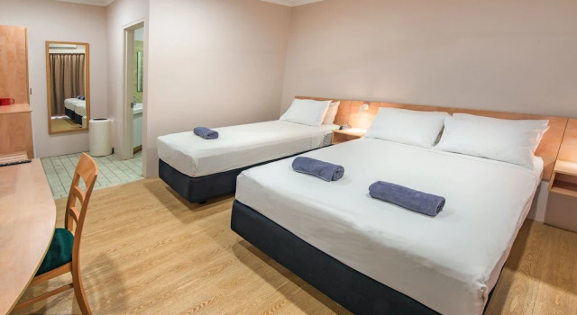 Трёхместный номер Standard Contour Hotel Katherine