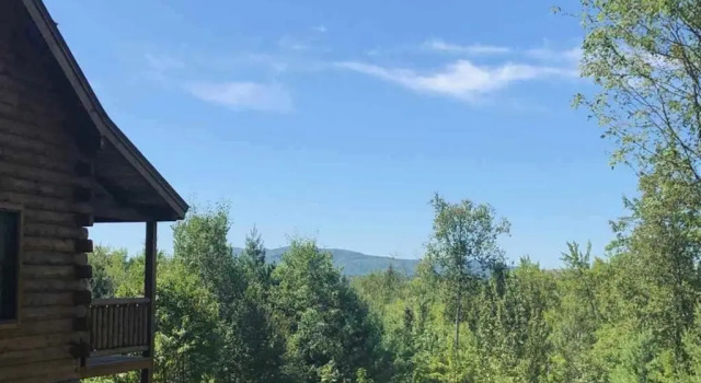 Коттедж OE Beautiful modern log home on 17 acres private views fire pit Ping Pong AC