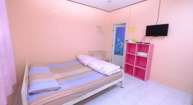 Homestay Thararin & Kanokrat, Varaa Hotelli Hotellit North-Eastern Thailand pysäköinnillä, Pysäköinti