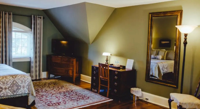 Люкс Deluxe Leonard at Logan House