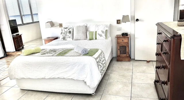 Апартаменты с балконом Cairns Apartment Esplanade Ocean Views