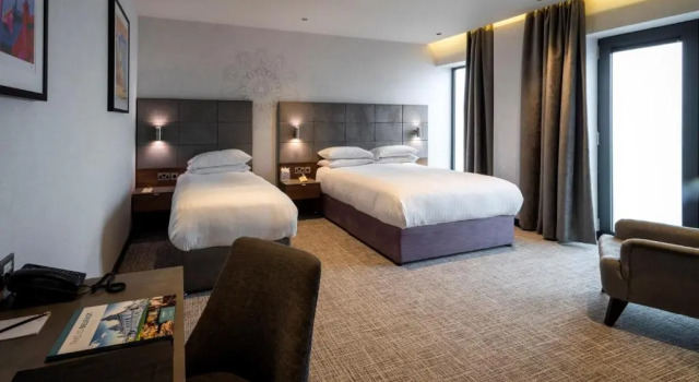Трёхместный номер Standard DoubleTree by Hilton Belfast City Ten Square
