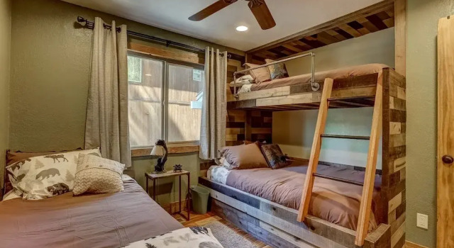Коттедж Willow's Hideaway - Pet Friendly Cozy Cabin!