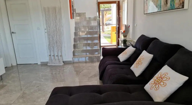 Townhouse Near the Pool - RO1LT, Book Feriehus Sommerhuse i Roldan, Hytte